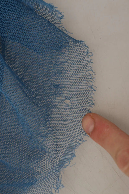 Dolce &amp; Gabbana – Etuikleid aus gerüschtem Tüll mit blauem Netzbesatz