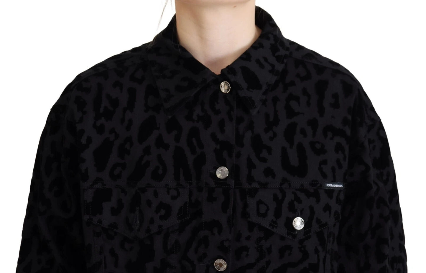 Dolce &amp; Gabbana – Langärmlige Jeansjacke aus schwarzer Baumwolle mit Leopardenmuster