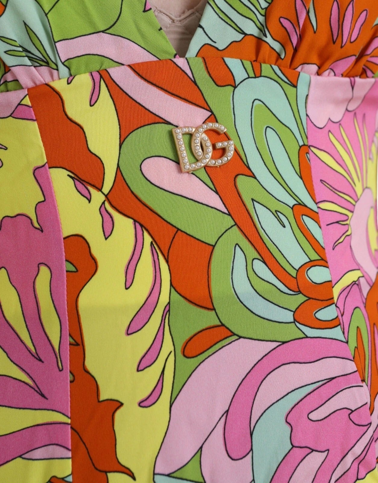 Dolce &amp; Gabbana – Ausgestelltes Minikleid aus Seide mit mehrfarbigem Blumenmuster