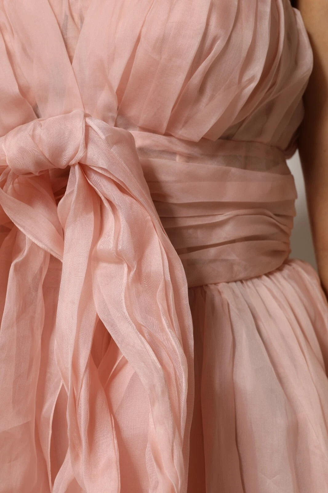 Dolce &amp; Gabbana – A-Linien-Midikleid aus plissiertem Seidenchiffon in Rosa