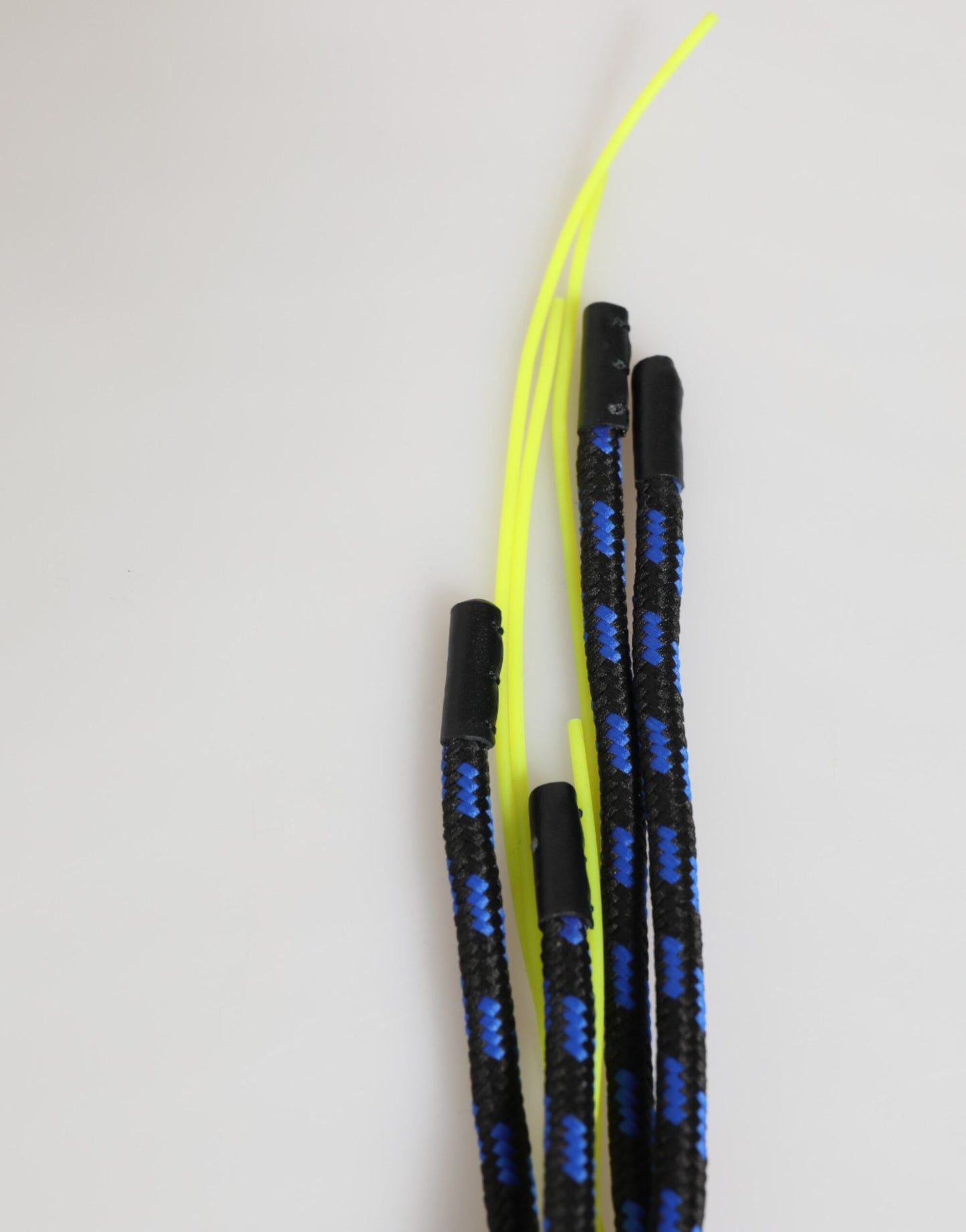 Dolce &amp; Gabbana Blau Gelb Lederband String DG Logo Schlüsselanhänger Schlüsselanhänger