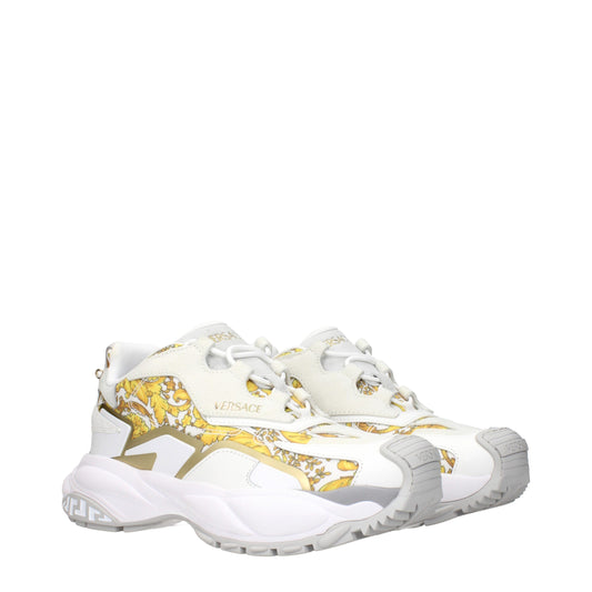 Versace – Niedrige Sneakers aus goldenem Stoff