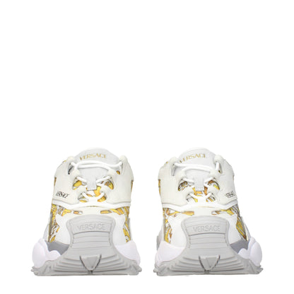 Versace – Niedrige Sneakers aus goldenem Stoff