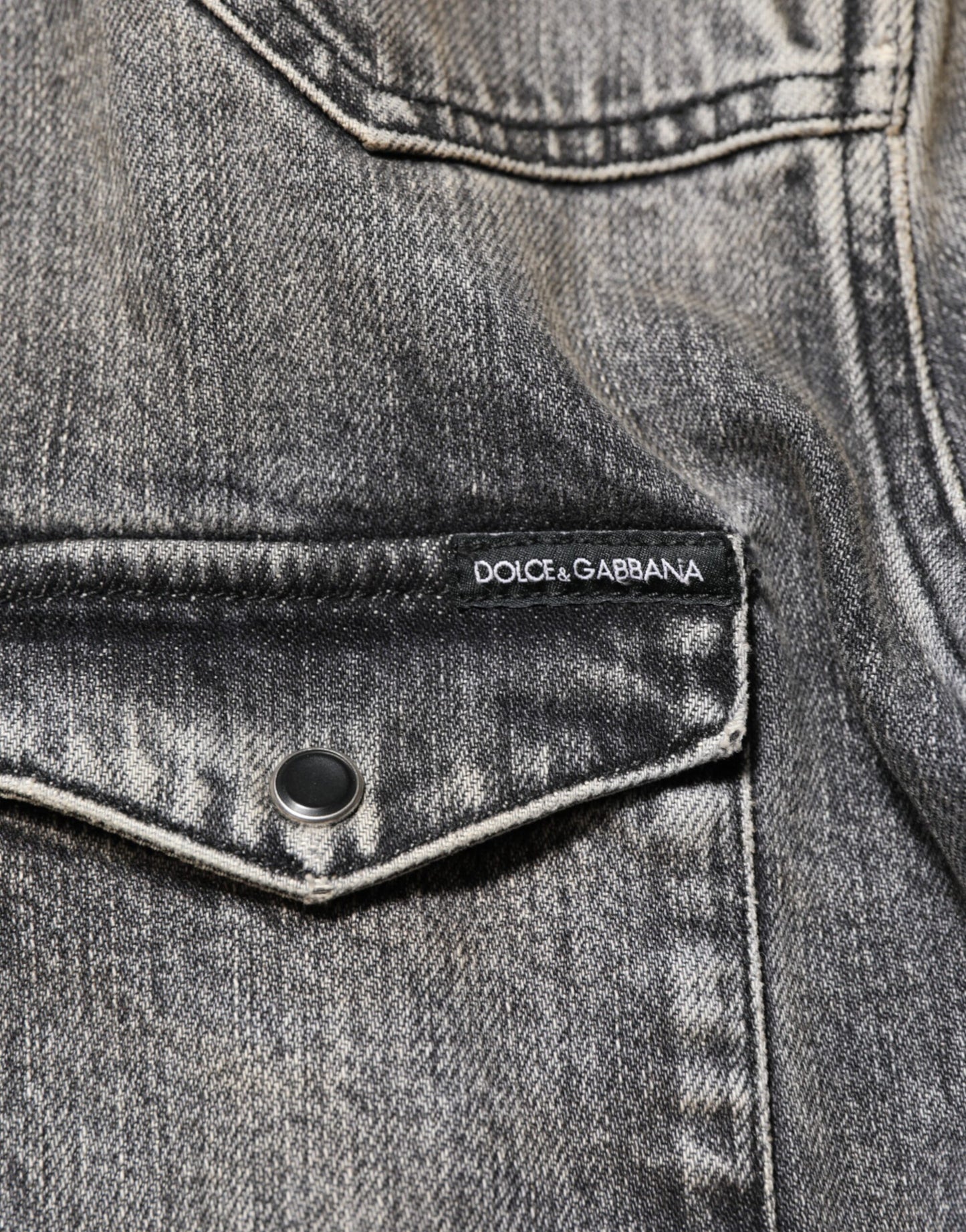 Dolce &amp; Gabbana – Freizeithemd mit langen Ärmeln und Druckknöpfen aus verwaschener Baumwolle in Schwarz