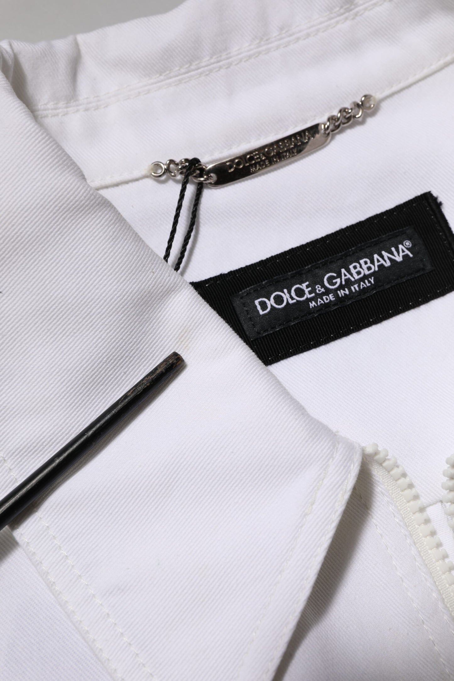 Dolce &amp; Gabbana – Weiße Utility-Jumpsuithose mit Reißverschluss und Barcode-Patch