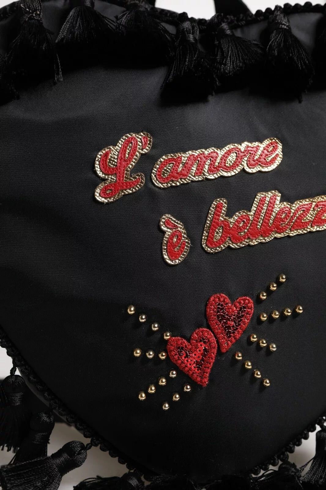 Dolce &amp; Gabbana – Schwarzer Kinderrucksack mit L'Amore-Aufnäher und Herzverzierung