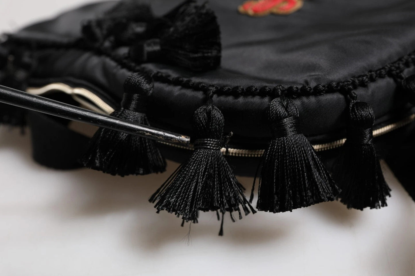 Dolce &amp; Gabbana – Schwarzer Kinderrucksack mit L'Amore-Aufnäher und Herzverzierung