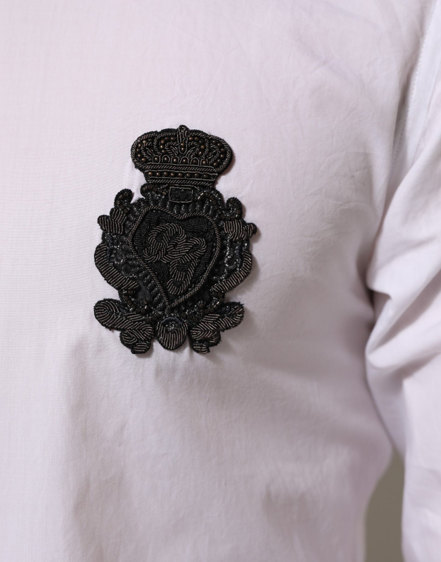 Dolce &amp; Gabbana – Weißes, formelles Baumwollhemd mit GOLD-DGPatch