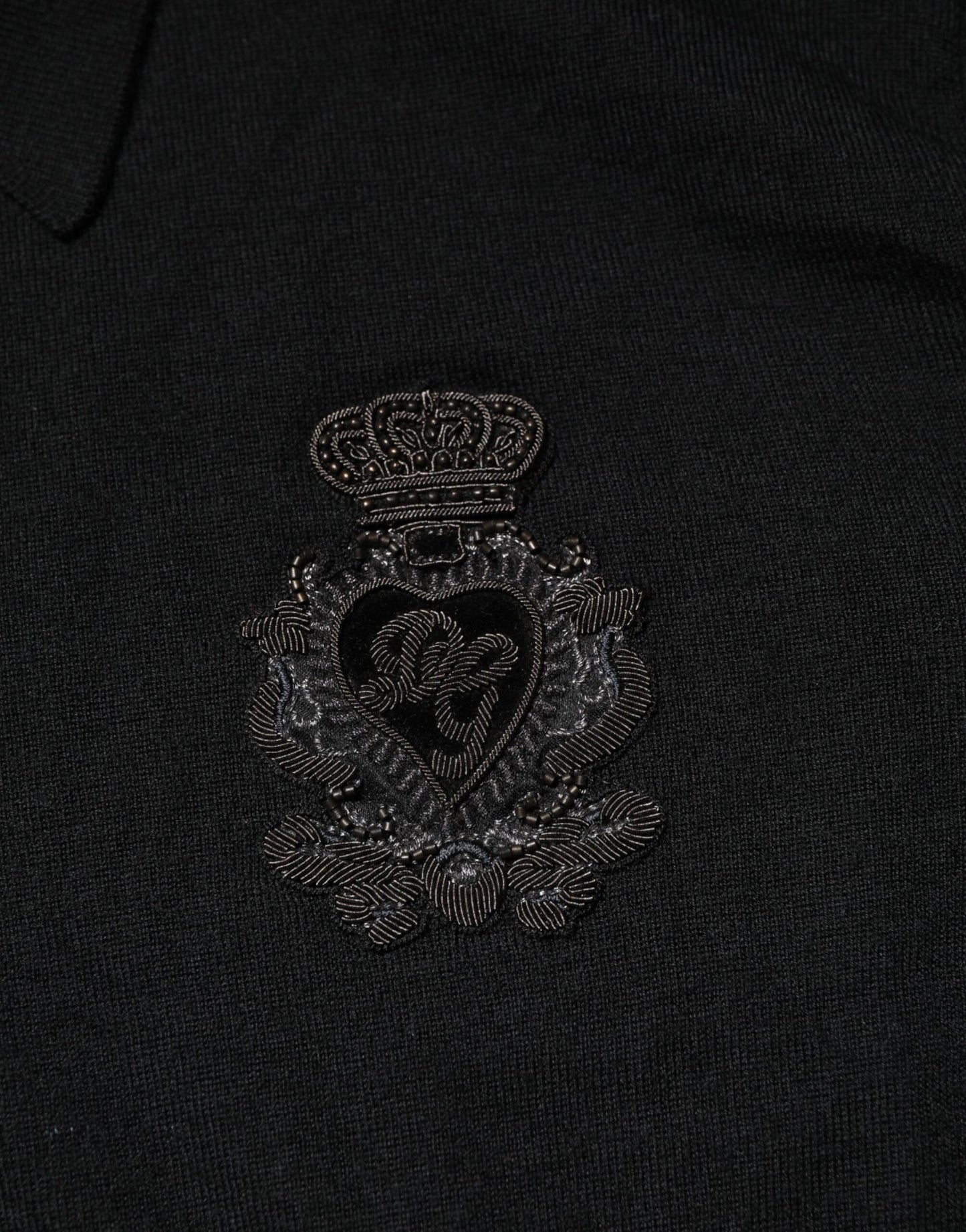 Dolce &amp; Gabbana – Schwarzer Pullover mit Logo-Patch und Kragen