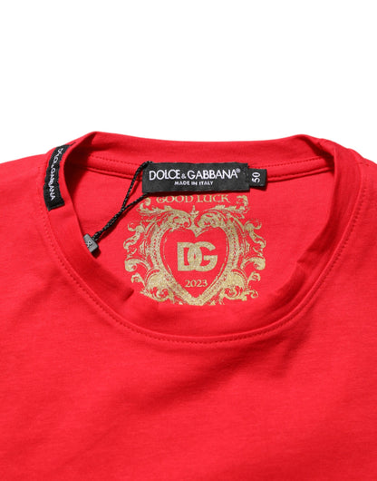 Dolce &amp; Gabbana Rotes Goodluck 2023 Baumwoll-T-Shirt mit Rundhalsausschnitt