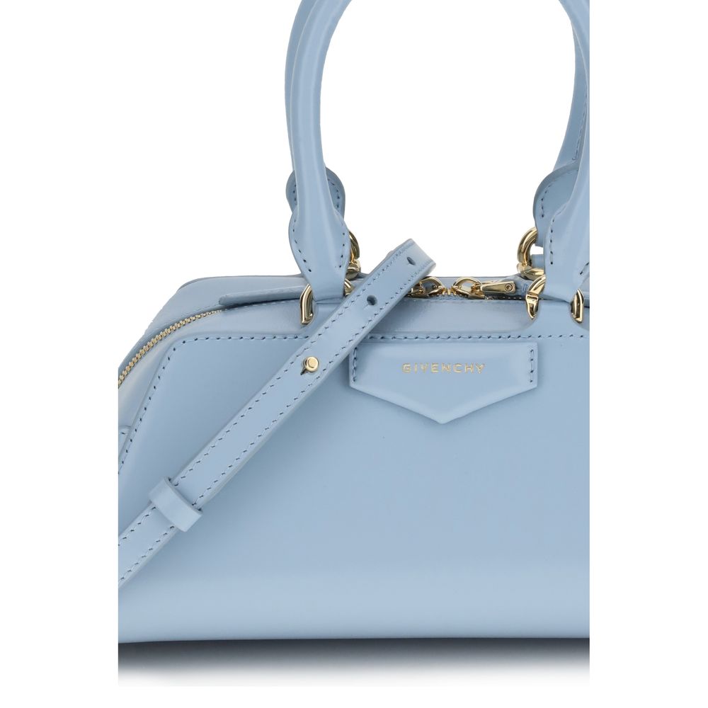 Givenchy Handtasche aus hellblauem Kalbsleder (Bos Taurus)