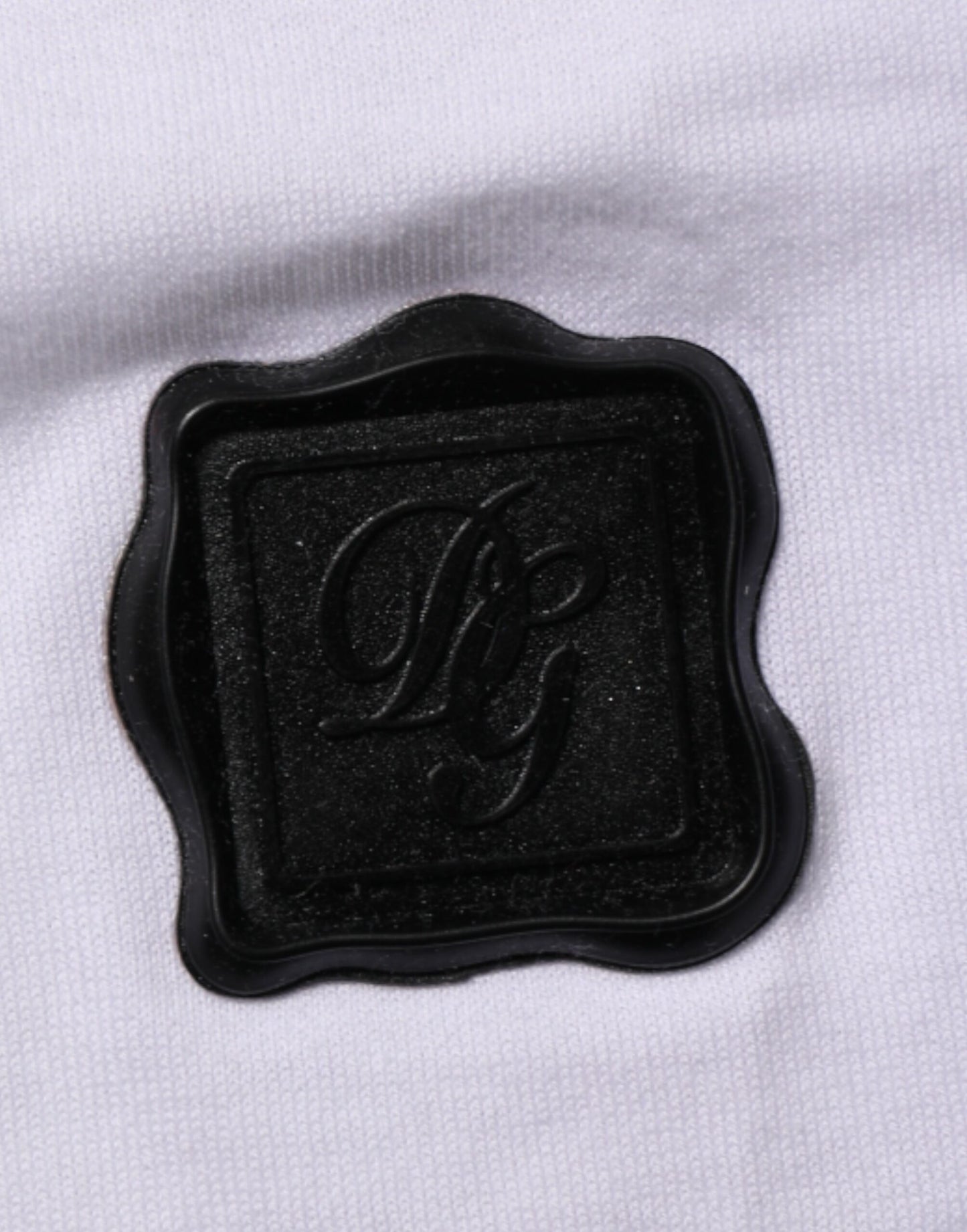 Dolce &amp; Gabbana – Weißes Baumwoll-T-Shirt mit Rundhalsausschnitt und Logo-Patch