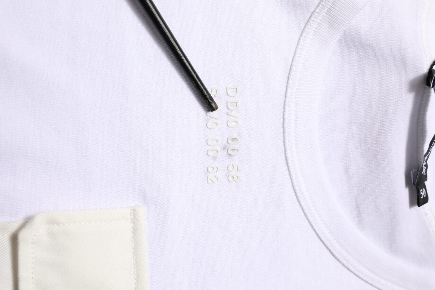 Dolce &amp; Gabbana – Weißes Herren-T-Shirt mit kurzen Ärmeln und Tasche aus Baumwolle