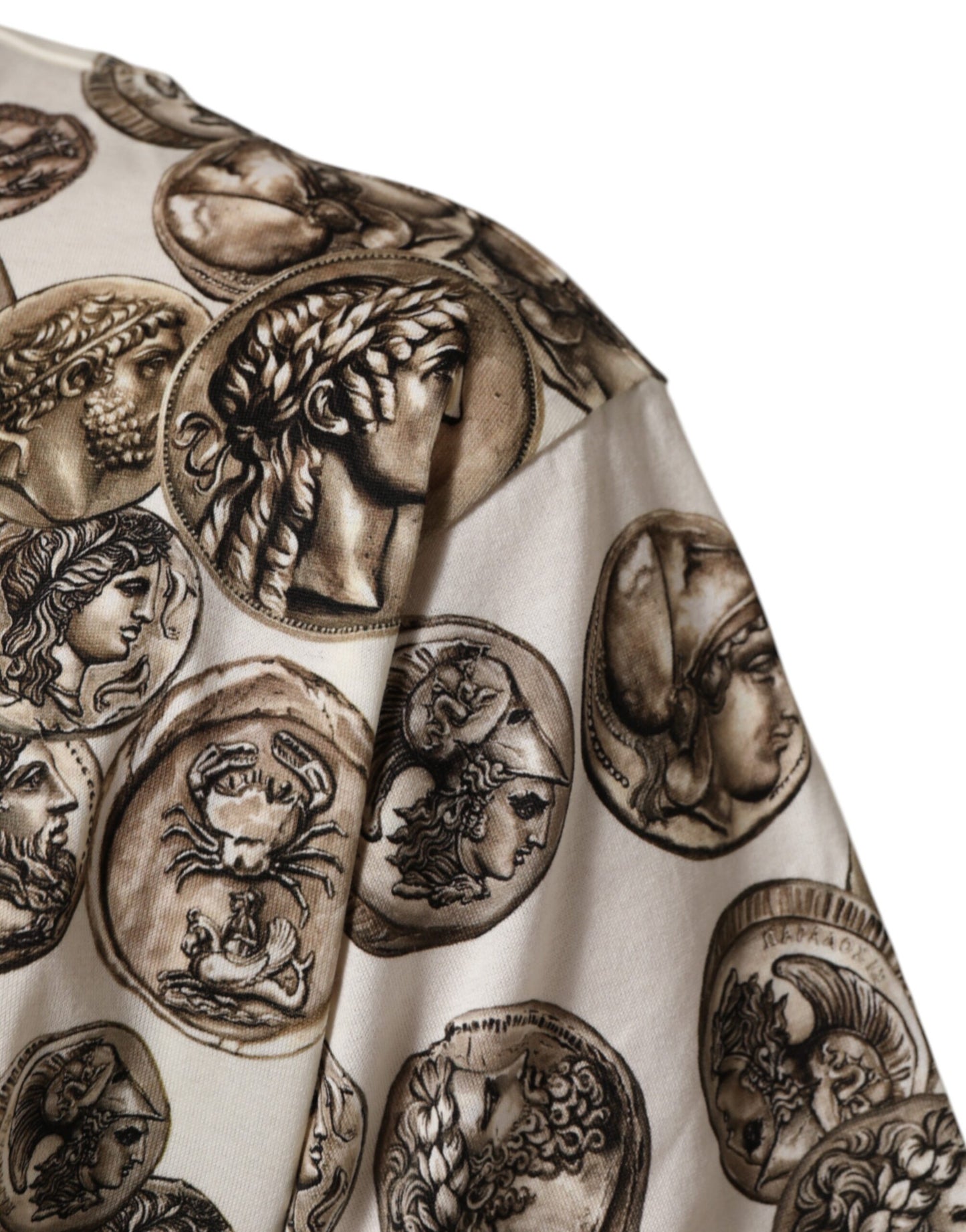 تي شيرت رجالي من دولتشي آند غابانا، قطني، بياقة دائرية، مطبوع عليه عملة معدنية، أبيض