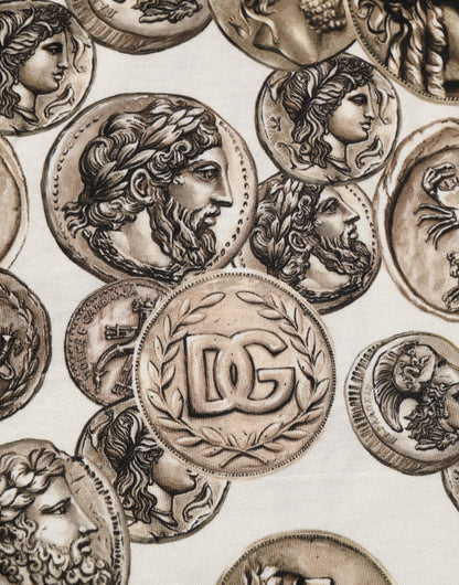 تي شيرت رجالي من دولتشي آند غابانا، قطني، بياقة دائرية، مطبوع عليه عملة معدنية، أبيض