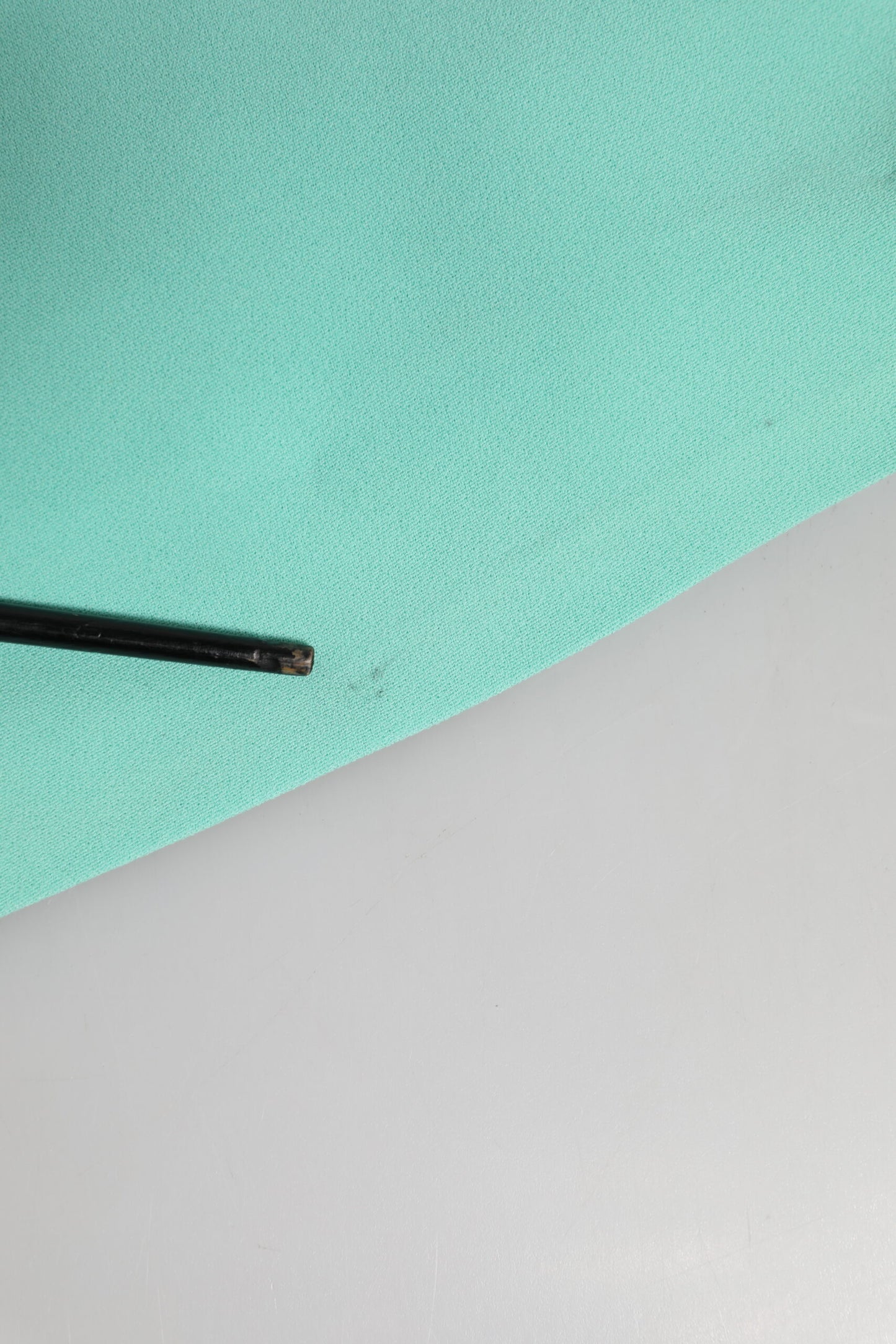 Dolce &amp; Gabbana Grünes ärmelloses Etui-Midikleid aus Viskose