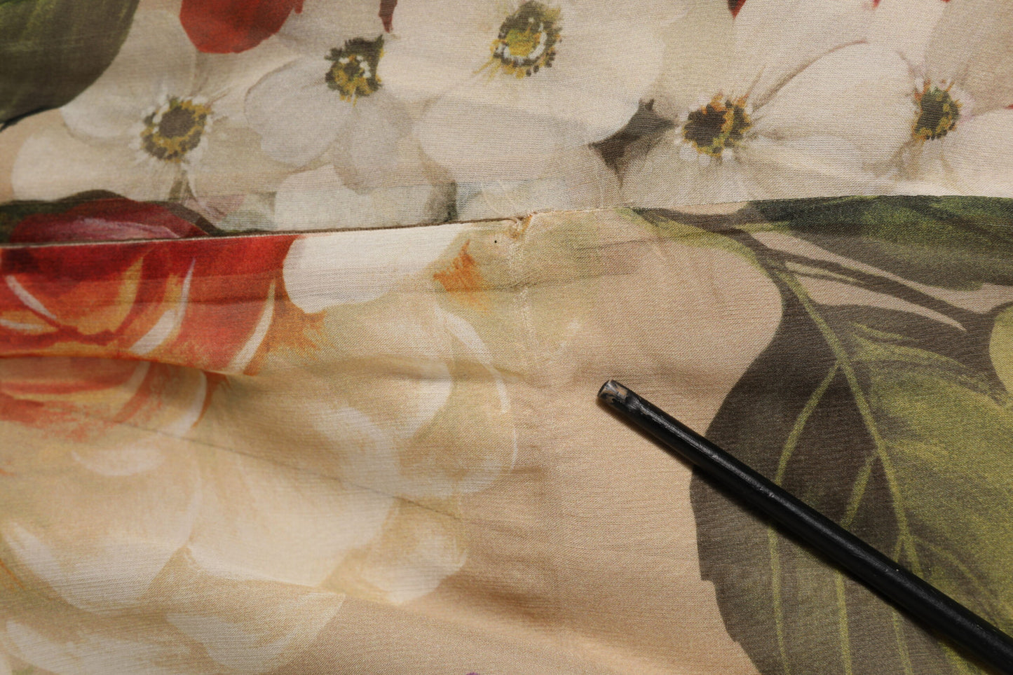 Dolce &amp; Gabbana Beiges ärmelloses Minikleid in A-Linie mit Blumenmuster