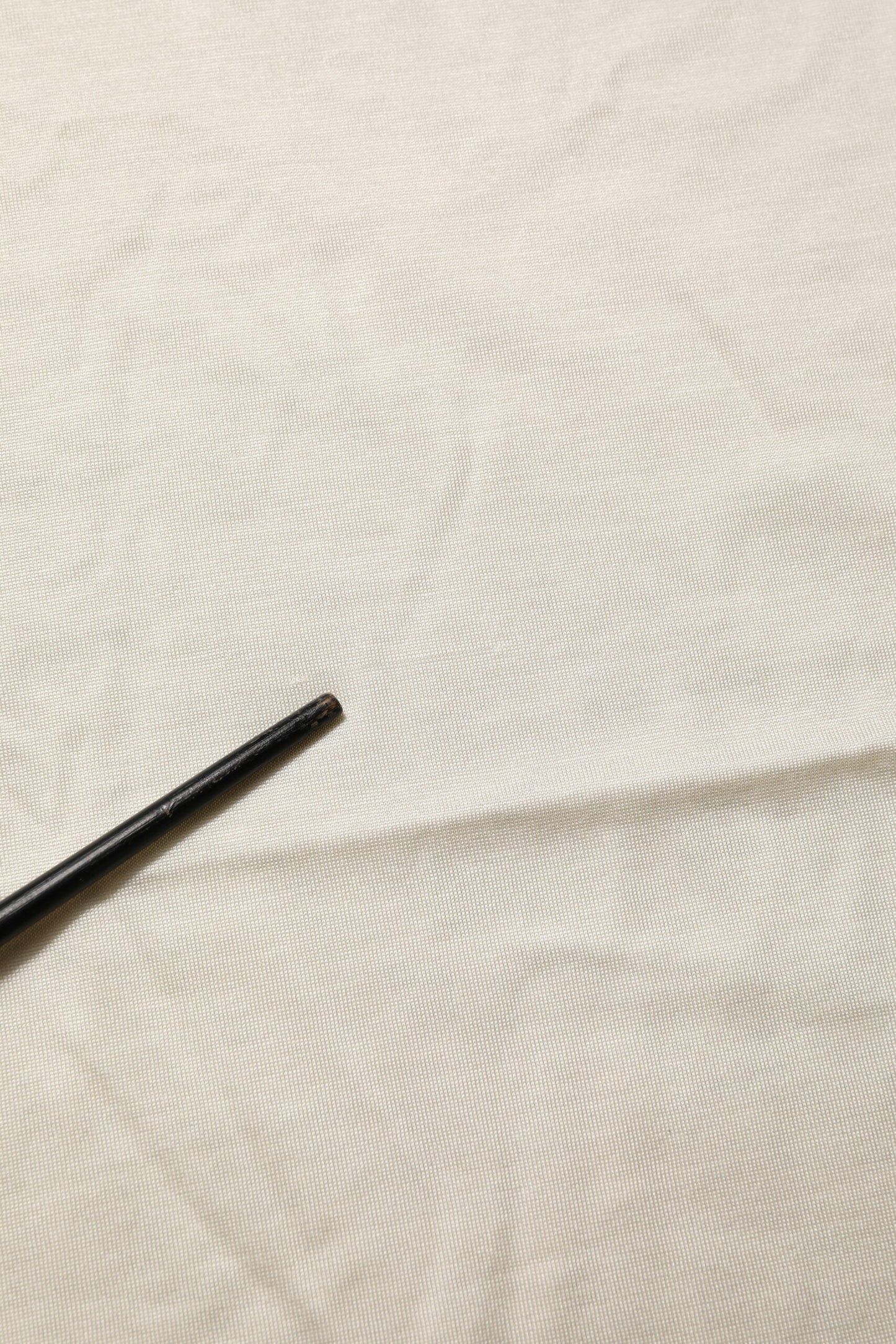 Dolce &amp; Gabbana – Kurzärmliges T-Shirt aus Seide mit Rundhalsausschnitt in Off-White