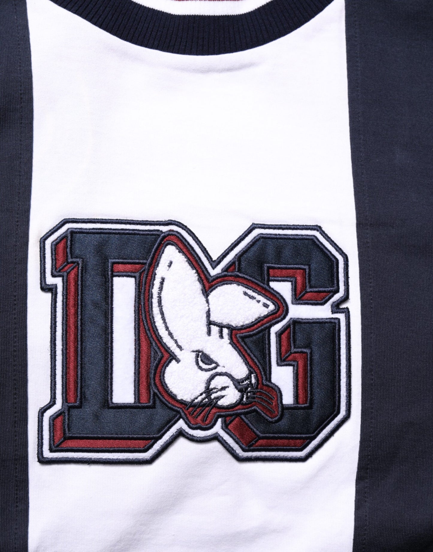 تي شيرت رجالي قطني مخطط متعدد الألوان من دولتشي آند غابانا برقبة دائرية