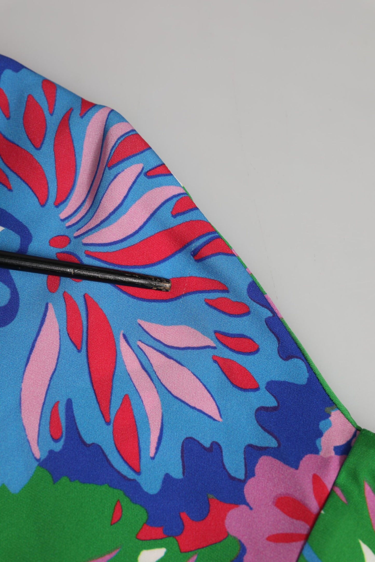 Dolce &amp; Gabbana – Tunika-Bluse aus Seide mit mehrfarbigem Blumendruck