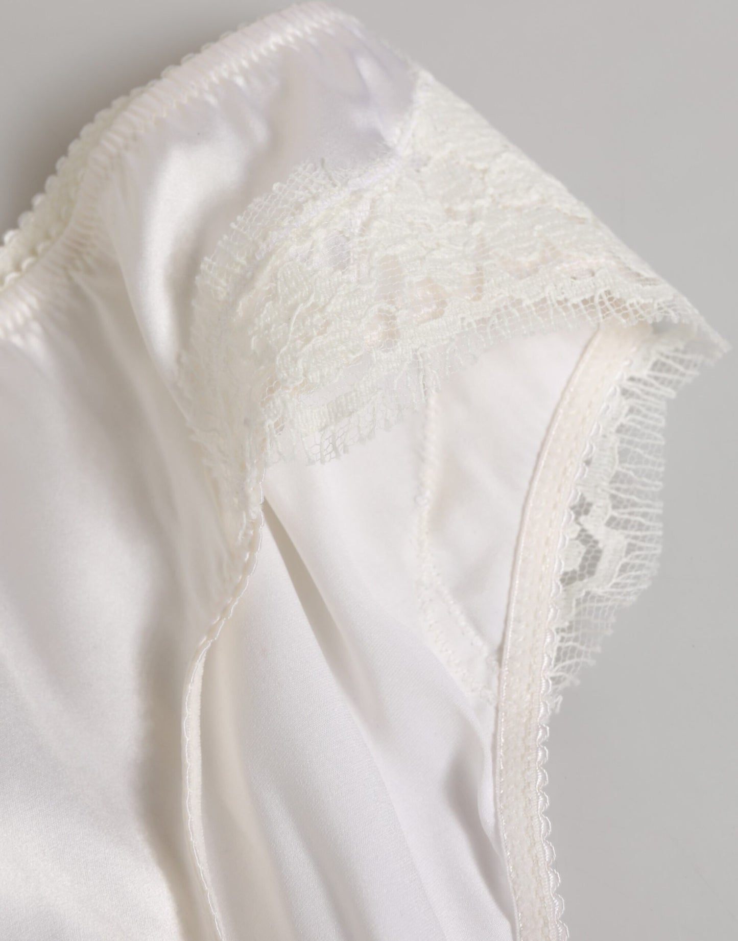 Dolce &amp; Gabbana – Slip aus weißer Seidensatin mit floraler Spitze