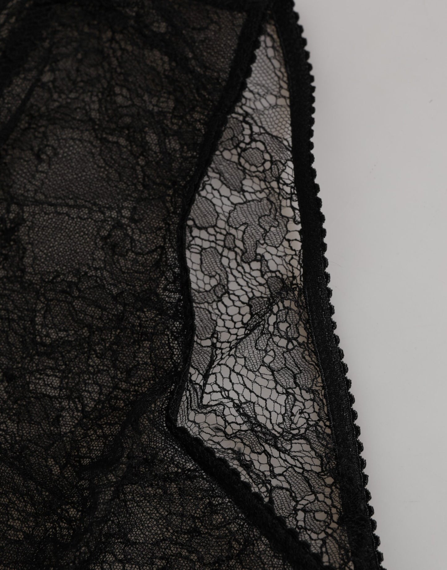 ملابس داخلية دولتشي آند غابانا سوداء من النايلون المرن بخصر عالٍ