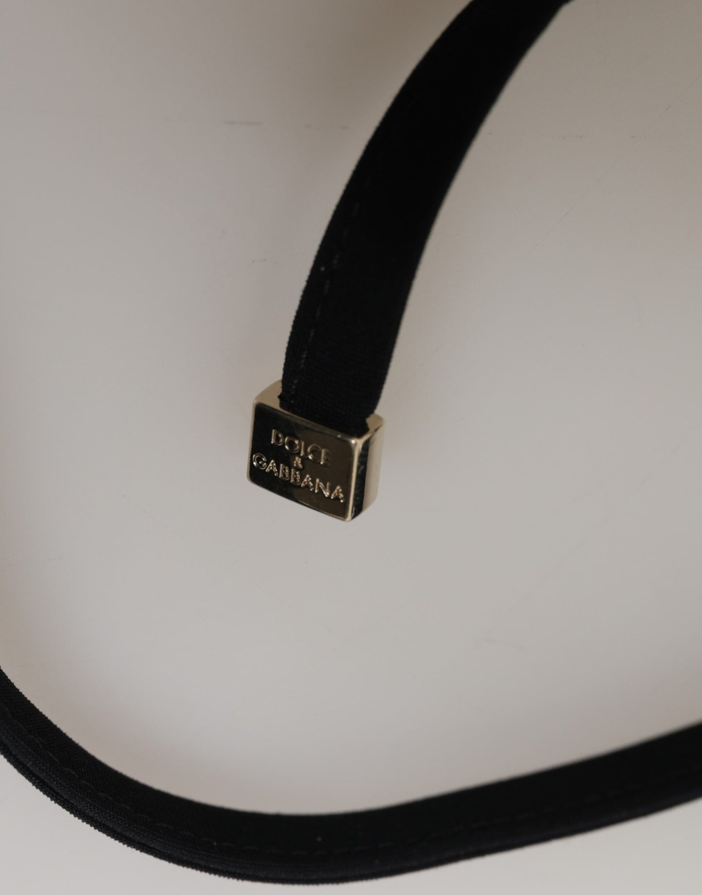 حمالة صدر دولتشي آند غابانا سوداء مزودة بسلك سفلي ورافعة للأعلى وملابس داخلية