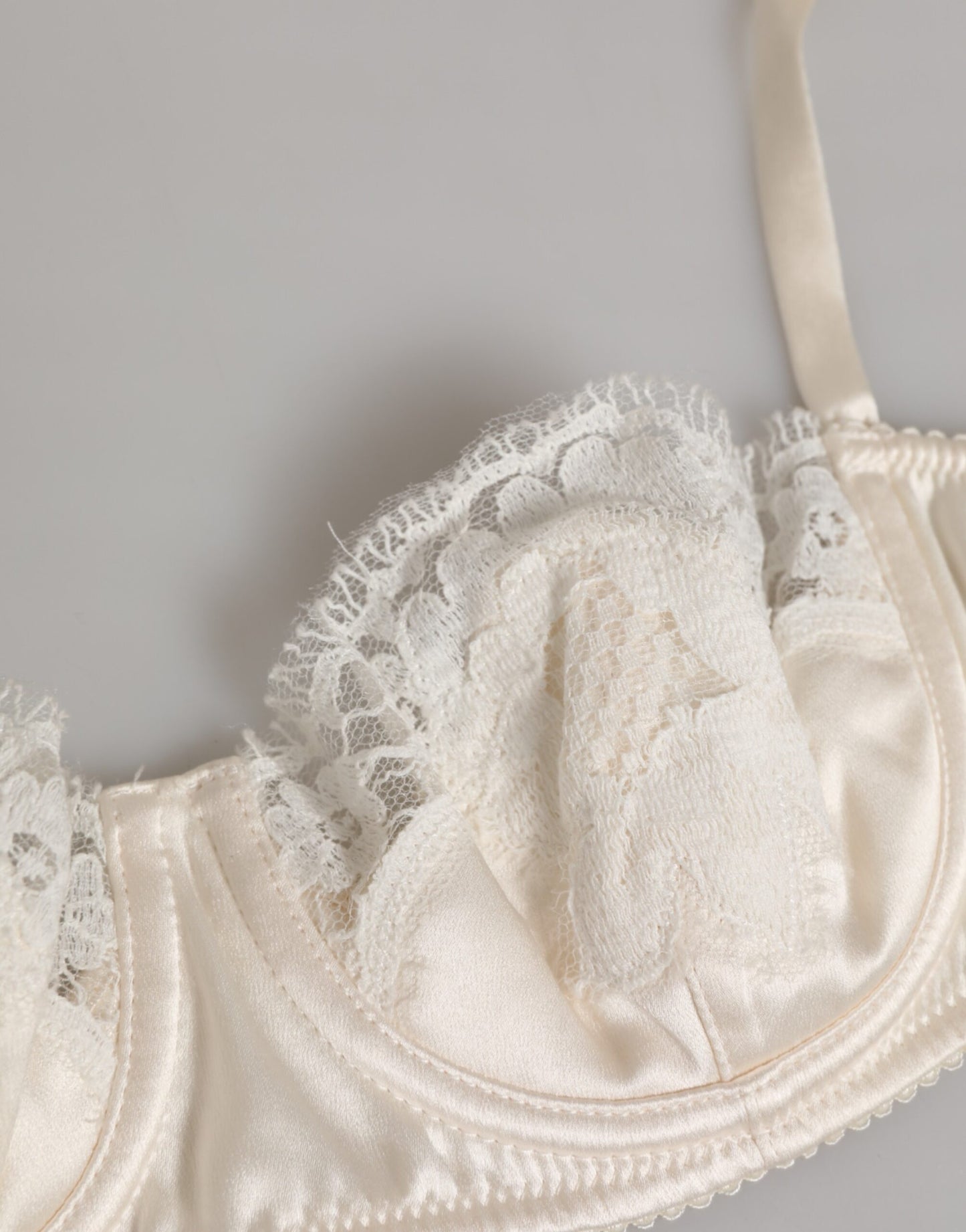 Dolce &amp; Gabbana – Balconette-BH aus Seide mit Bügeln in Off-White