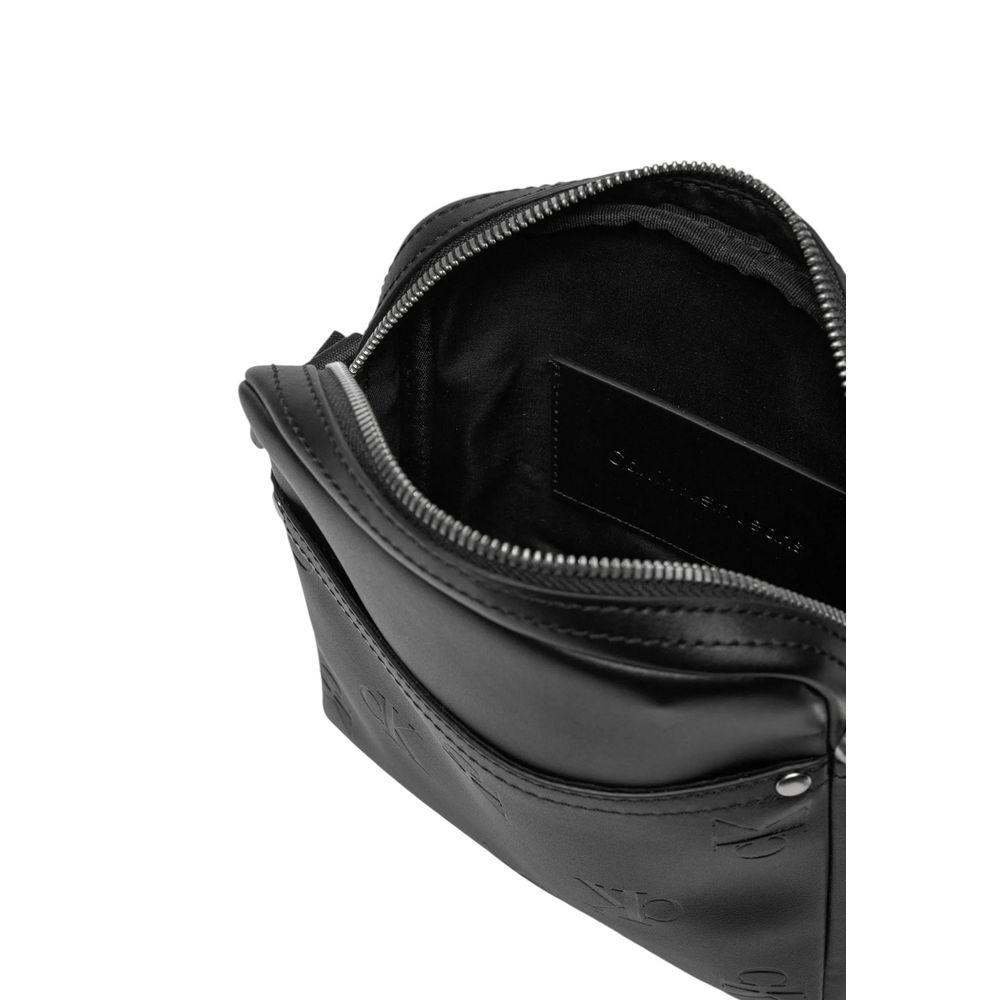 Calvin Klein Jeans – Schwarze Umhängetasche aus Polyethylen