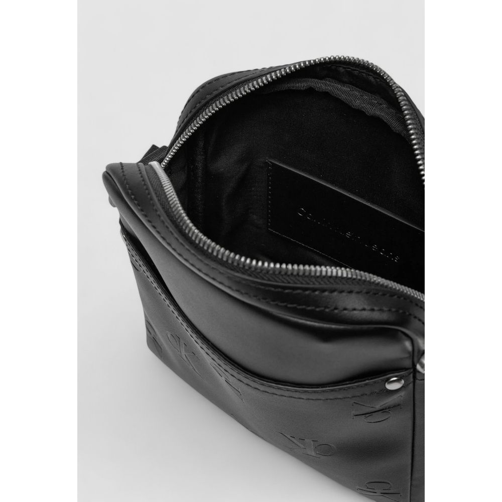 Calvin Klein Jeans – Schwarze Umhängetasche aus Polyethylen