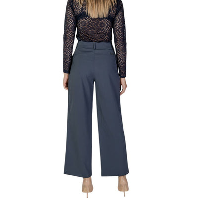 Calvin Klein Jeans – Graue Hose aus recyceltem Polyester