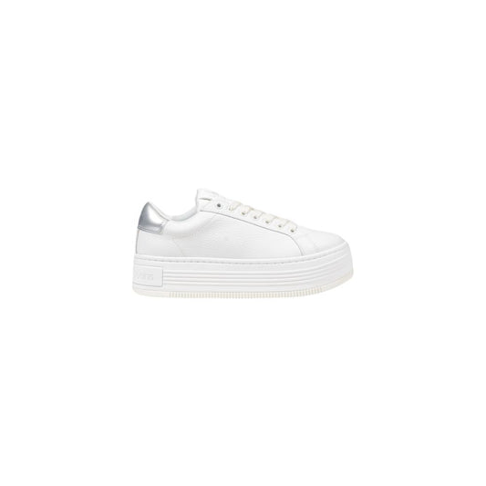 Calvin Klein Jeans – Silberne Ledersneaker