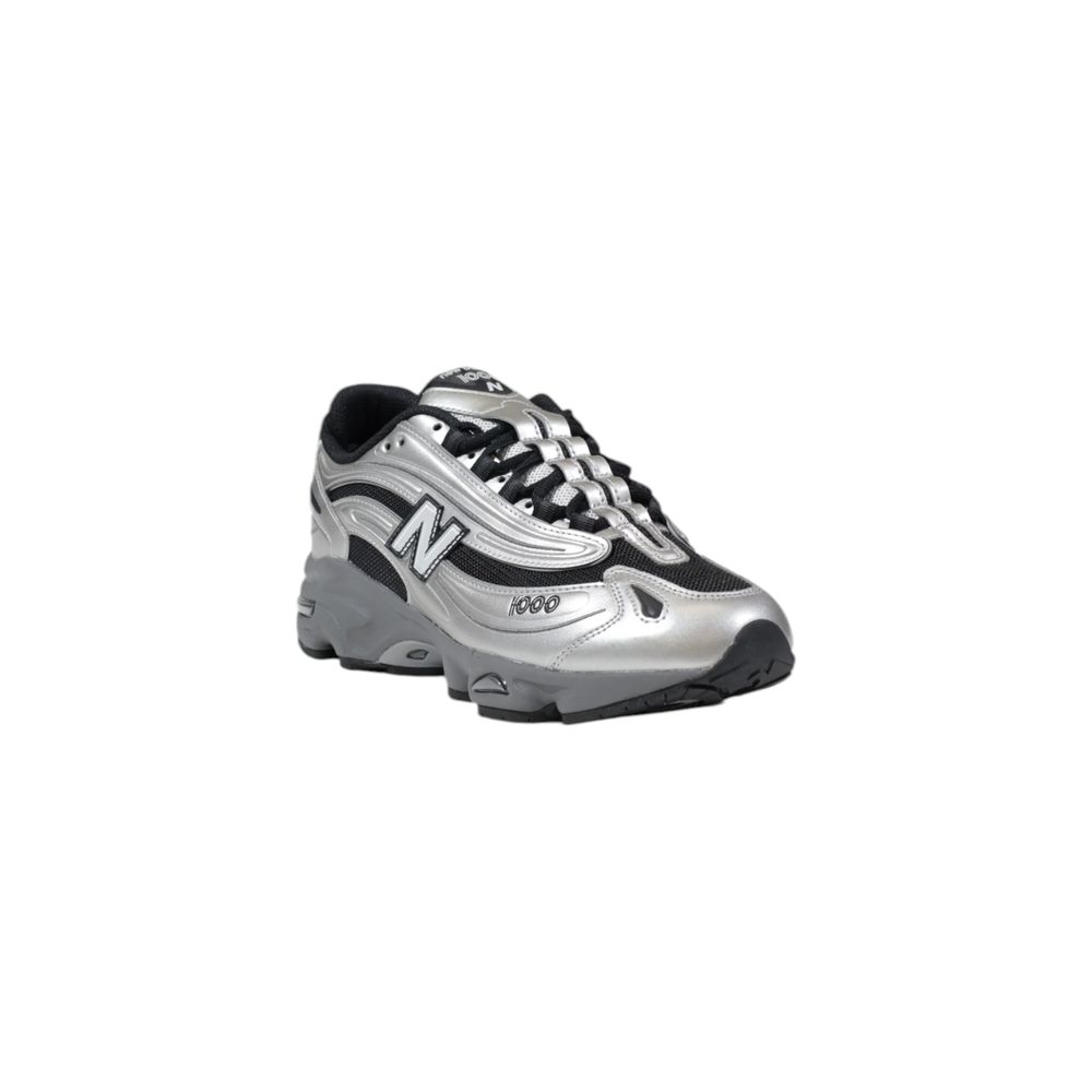 New Balance silberfarbene Synthetik-Sneaker für sportliche Aktivitäten