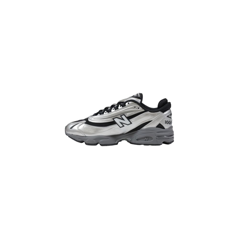New Balance silberfarbene Synthetik-Sneaker für sportliche Aktivitäten