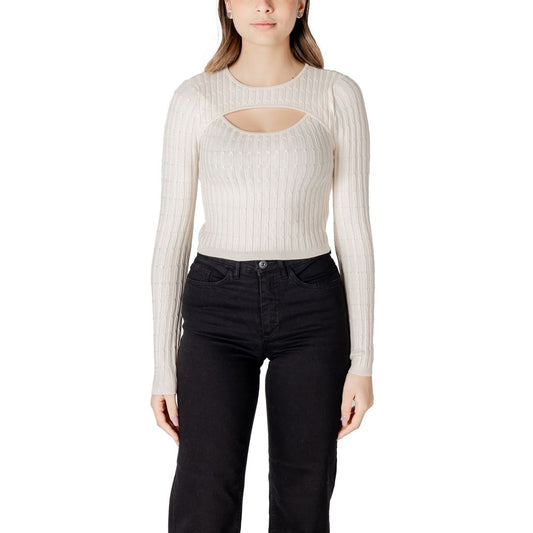 ملابس رياضية مارابو باللون البيج فقط