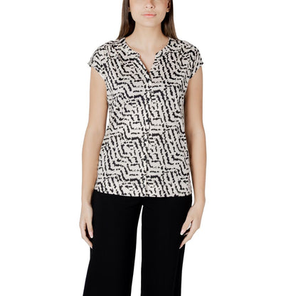 تي شيرت قطني كريمي من ستريت ون