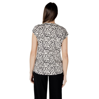 تي شيرت قطني كريمي من ستريت ون