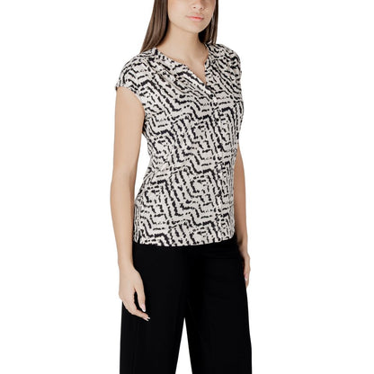 تي شيرت قطني كريمي من ستريت ون