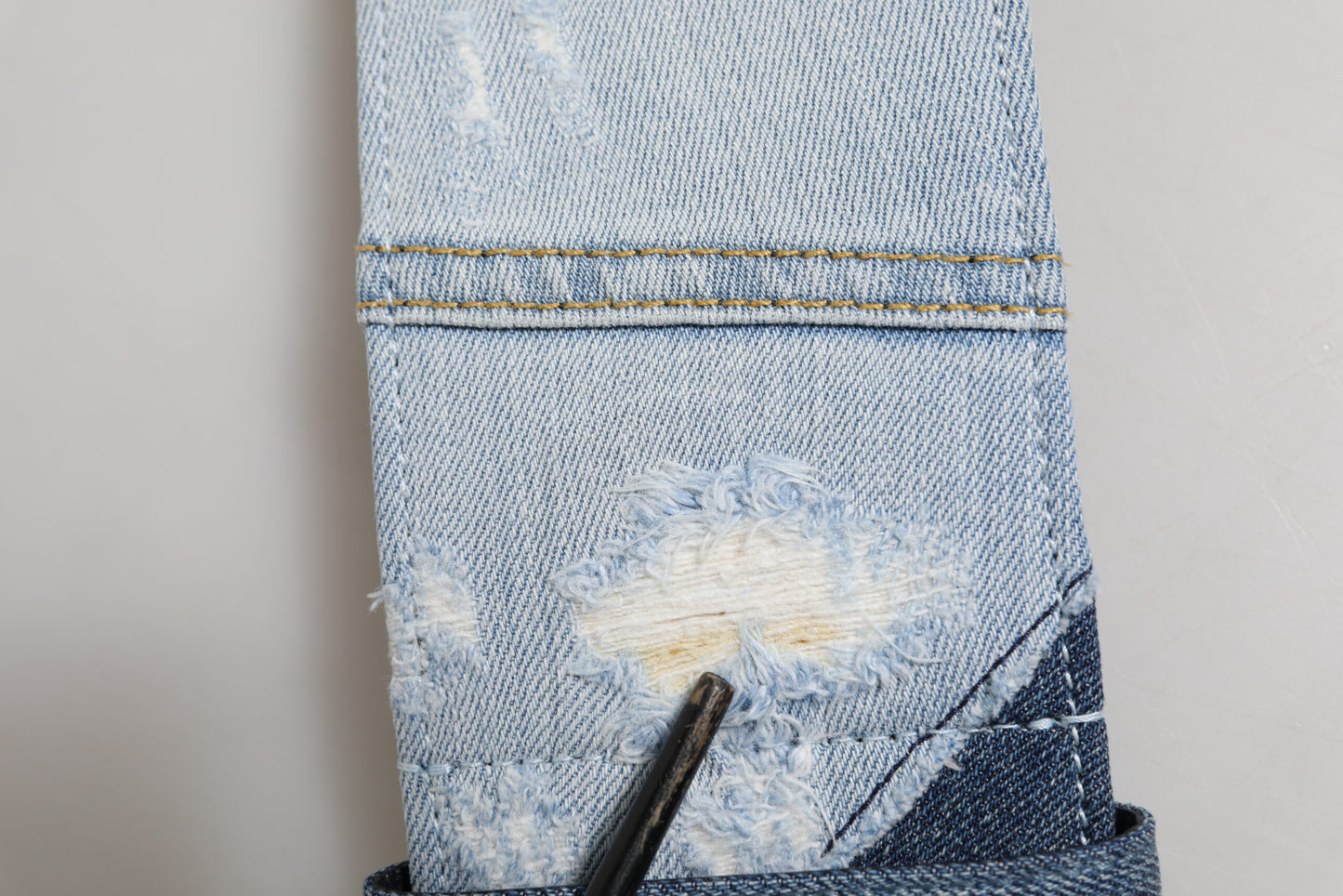 Dolce &amp; Gabbana – Zweifarbiger Jeansgürtel mit goldener Metallschnalle in Blau