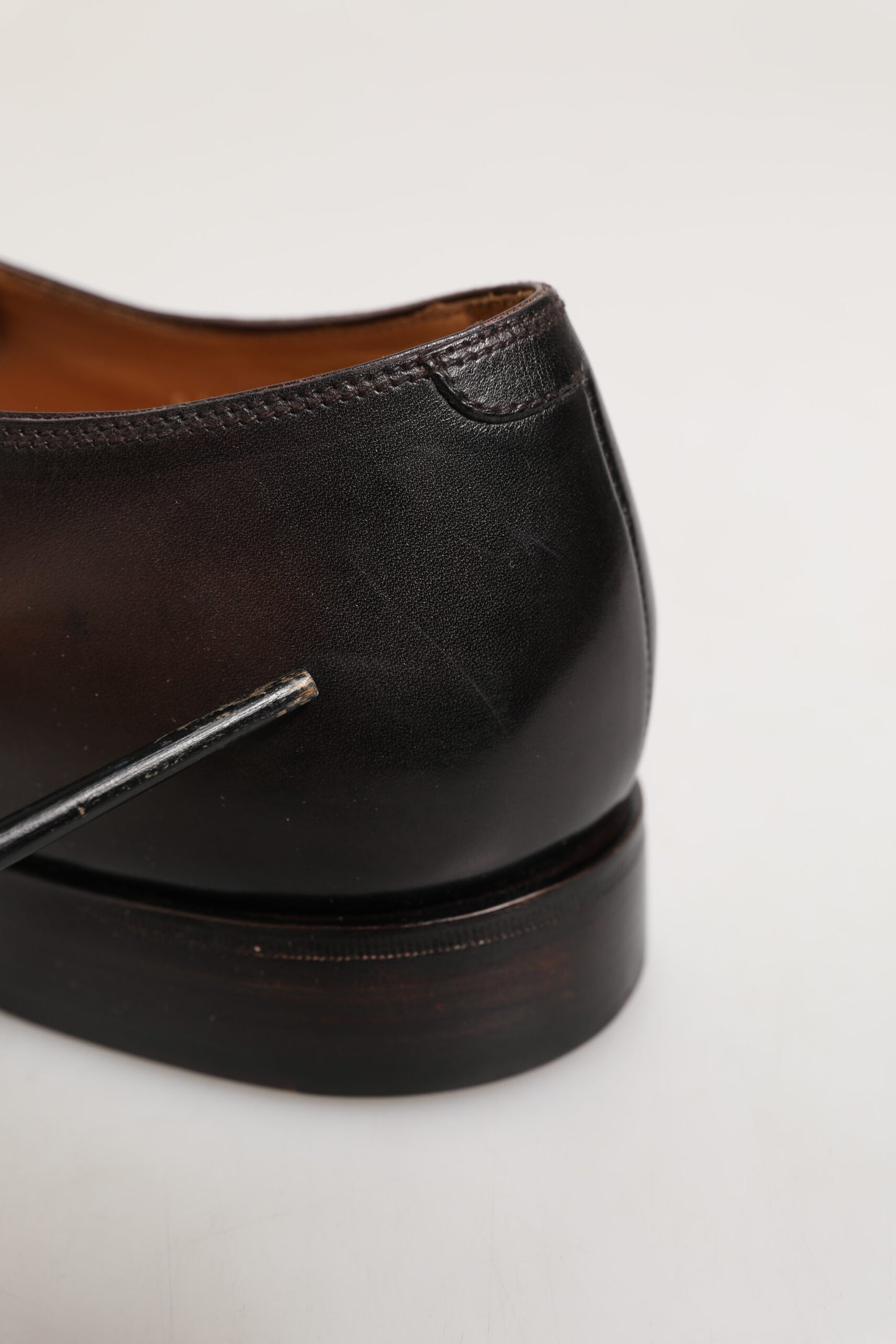 حذاء ديربي رجالي من دولتشي آند غابانا مصنوع من الجلد البني برباط