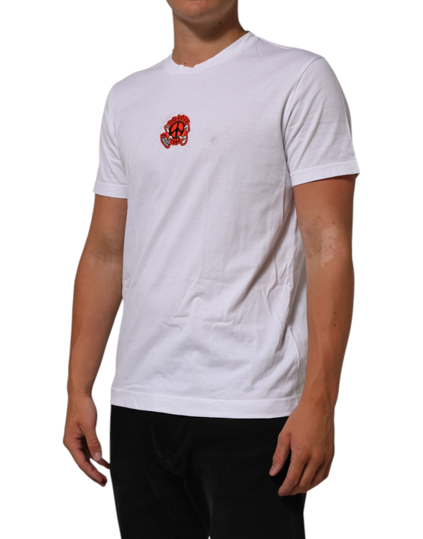 Dolce &amp; Gabbana – Weißes Baumwoll-T-Shirt mit DG-Love-Patch und Rundhalsausschnitt