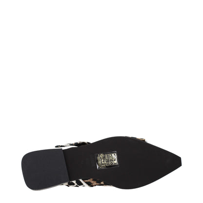 Flache Sandalen aus braunem Stoff von Ganni