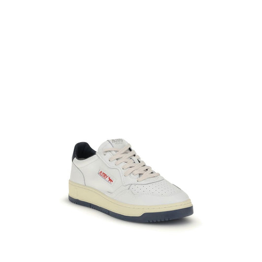 Medalis Sneakers von Autry X Maison Kitsuné