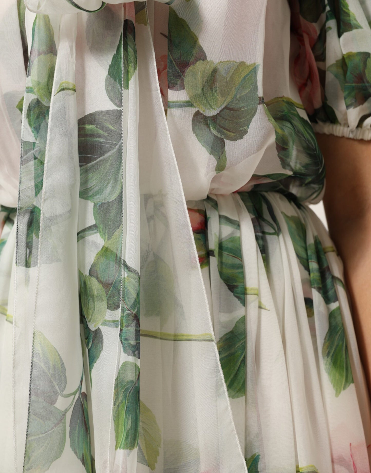 Dolce &amp; Gabbana – Weißes, plissiertes Midikleid aus Seide mit Blumendruck