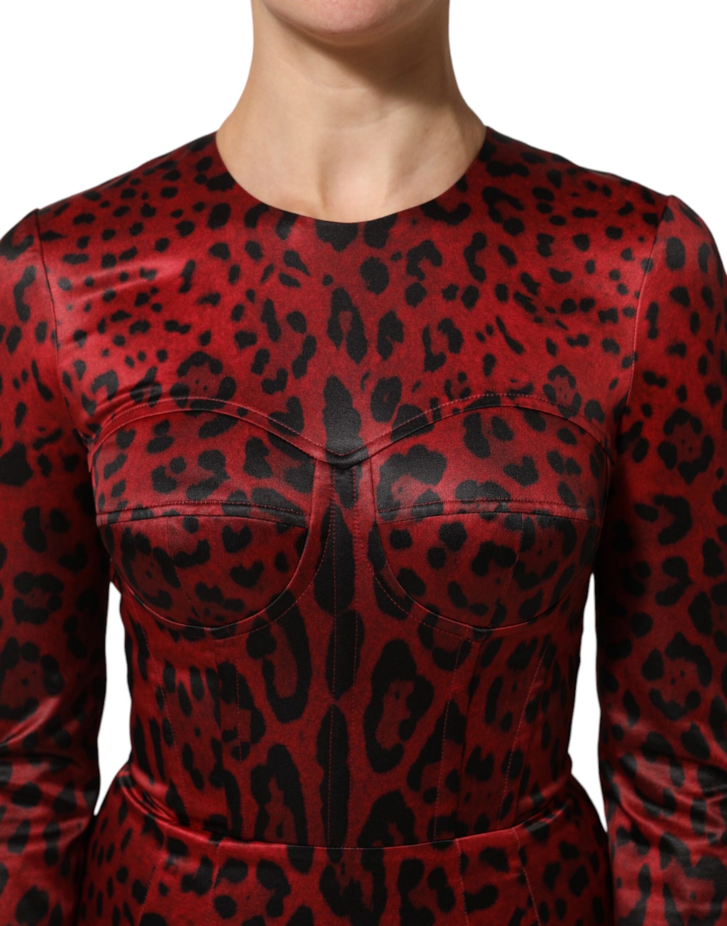 Dolce &amp; Gabbana – Rotes Etuikleid mit langen Ärmeln und Leopardenmuster