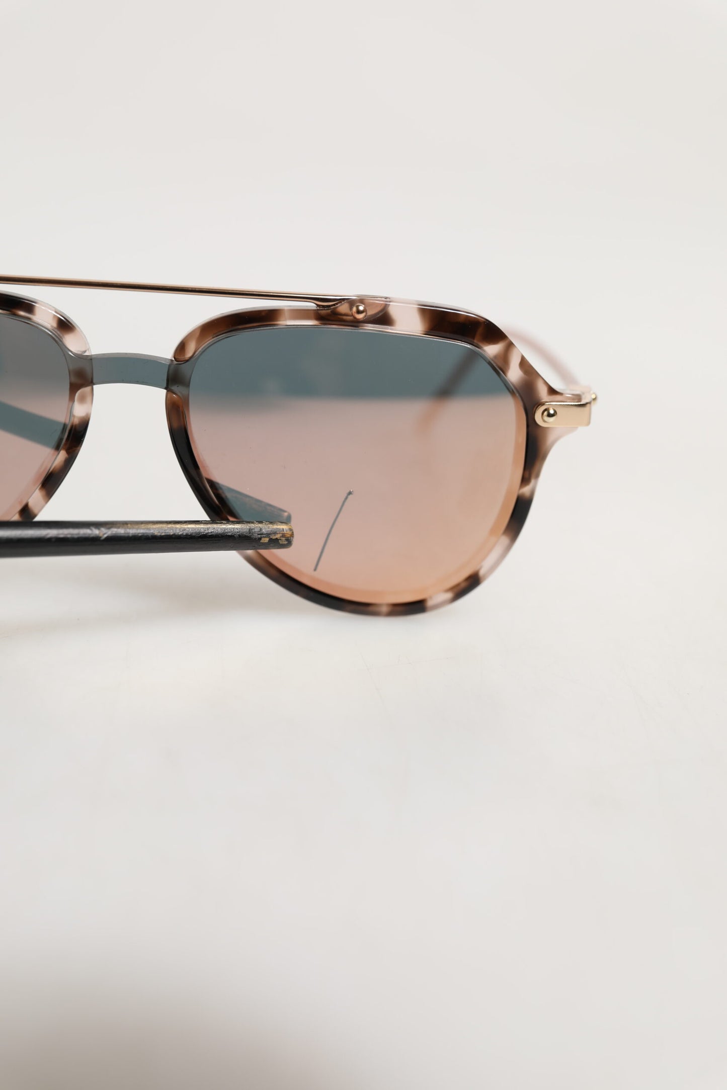 Dolce &amp; Gabbana DG4330 Sonnenbrille mit Schildpatt-Fliegergestell