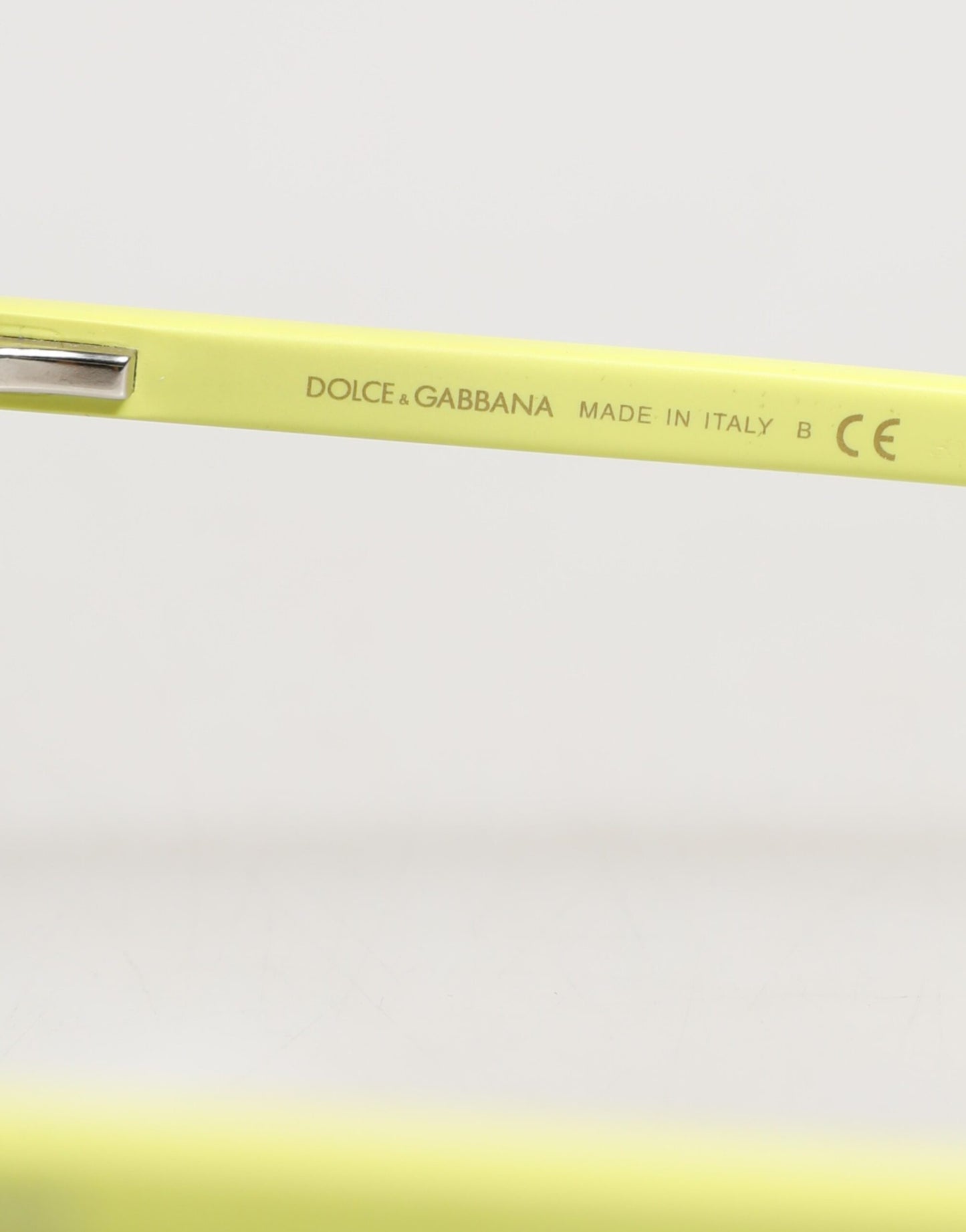 Dolce &amp; Gabbana DG4324 Sonnenbrille mit gelbem Rahmen und verspiegelten Gläsern