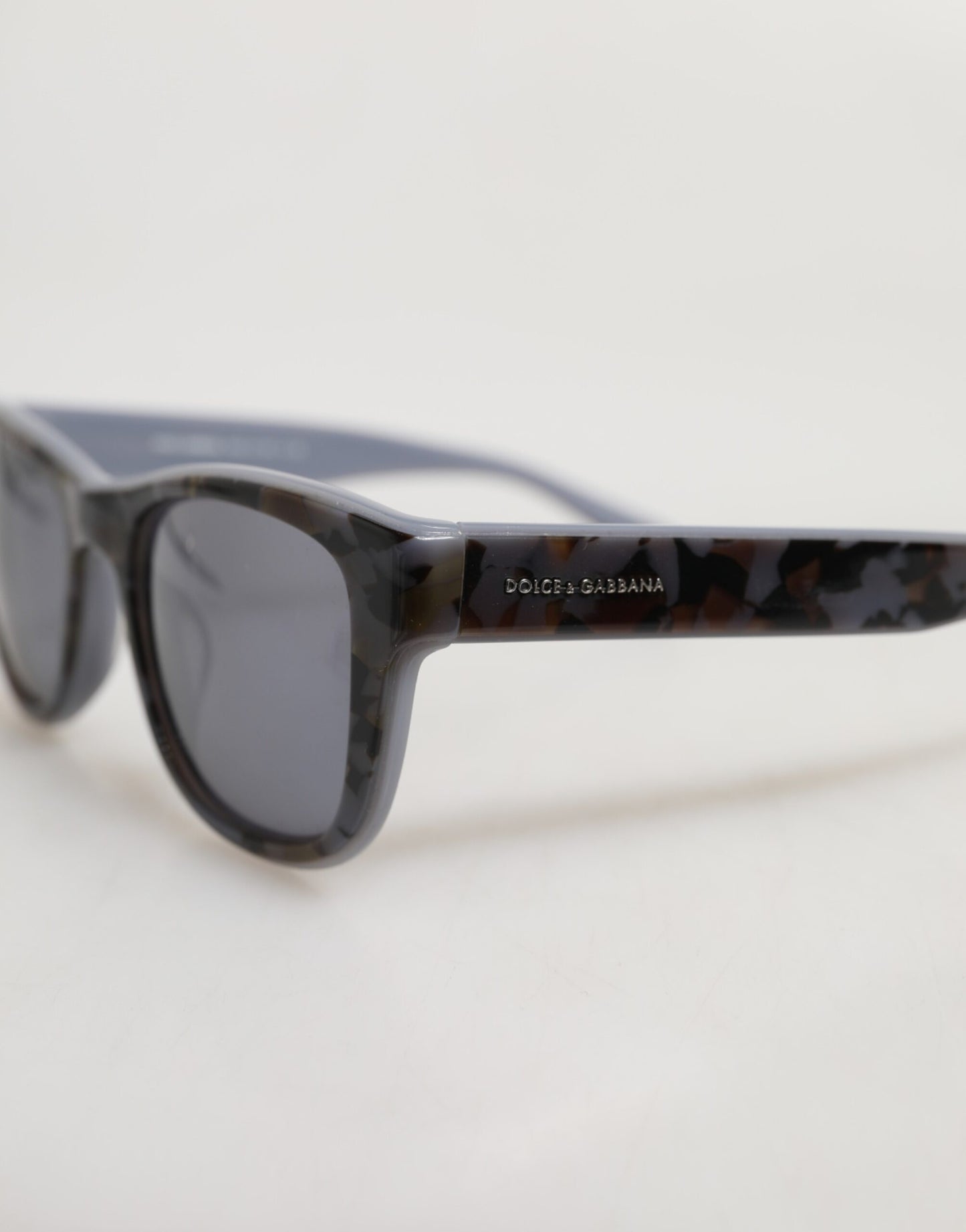 Dolce &amp; Gabbana DG4284F Sonnenbrille aus grauem Schildpatt und blauem Acetat